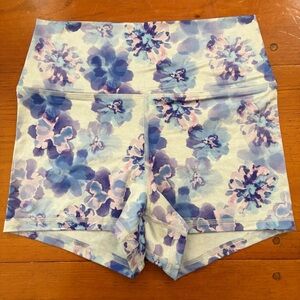 Like New Fleo True High Original Short 2.5” Inseam Higher Rise Heather Vapor